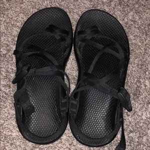 black chacos